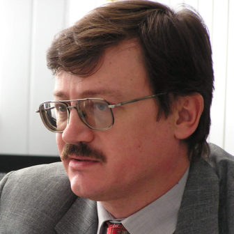 Oleg Khomenok :  